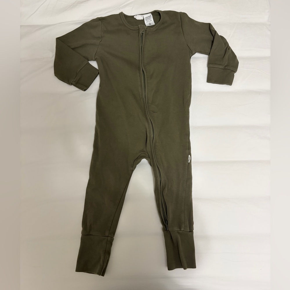 Jamie Kay EUC+ 3T olive pima cotton pajama - Picture 2 of 4